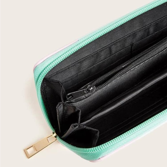 Cactus Wallet - H 3.9 x L 7.5 x W 0.8 - Picture 3 of 4